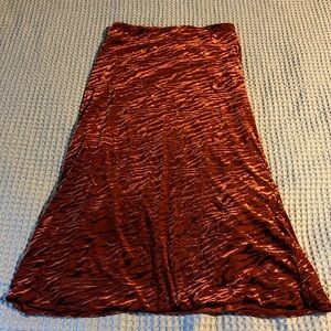 Forever 21 Orange Velvet Animal Print Maxi Skirt M
⁩